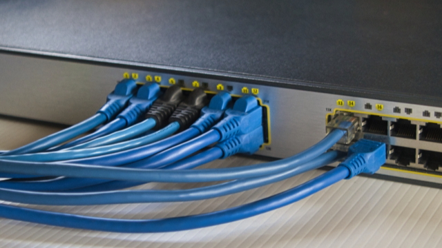 オフィスのネットワーク速度、まだ大丈夫？LAN配線チェックのポイント